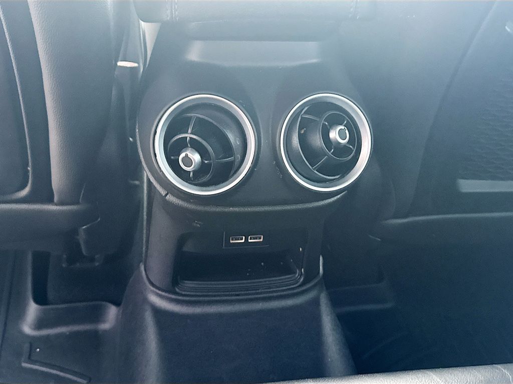 Used 2019  Alfa Romeo Ti image 29