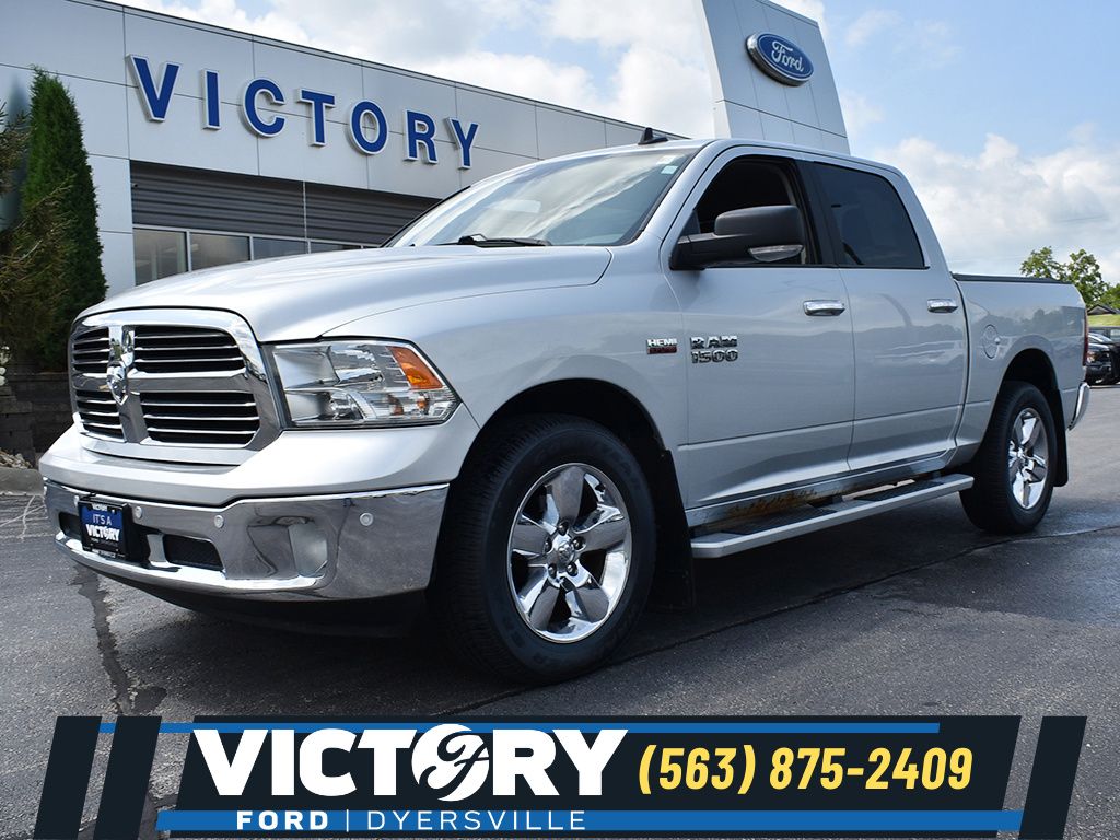 Bright Silver Clearcoat Metallic 2017 RAM 1500 Pickup Truck Four-Wheel Drive 8-Speed Automatic