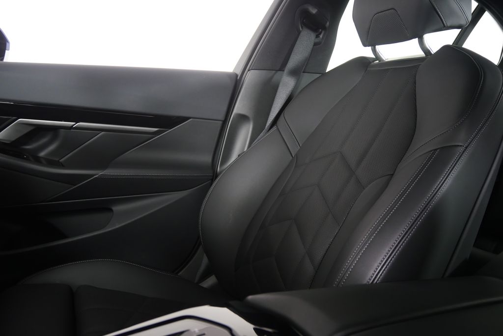 Thumbnail: 2026 BMW 5 Series - 23