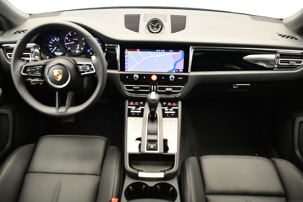Thumbnail: 2026 Porsche Macan - 22