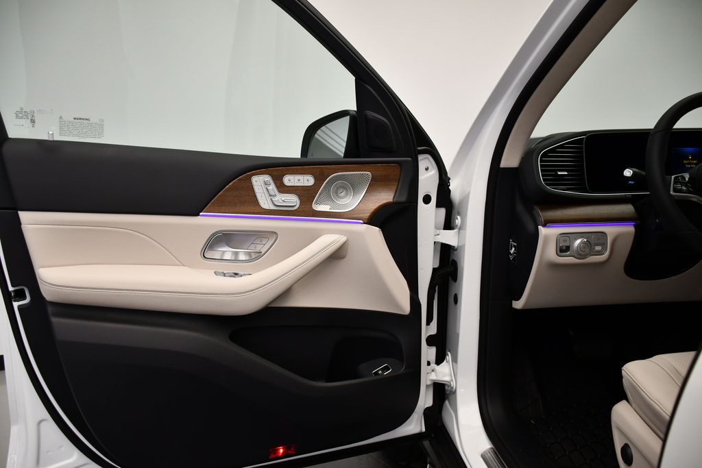 Thumbnail: 2026 Mercedes-Benz GLE - 30