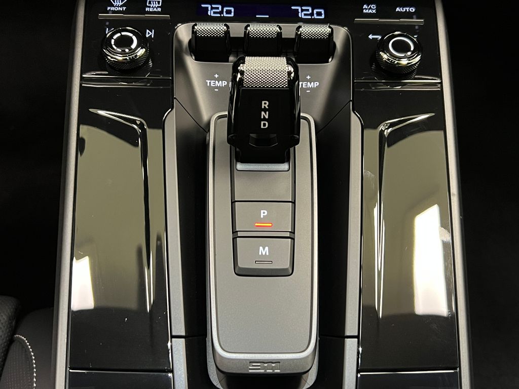 Thumbnail: 2026 Porsche 911 - 26