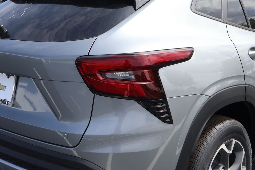 Thumbnail: 2026 Chevrolet Trax - 7