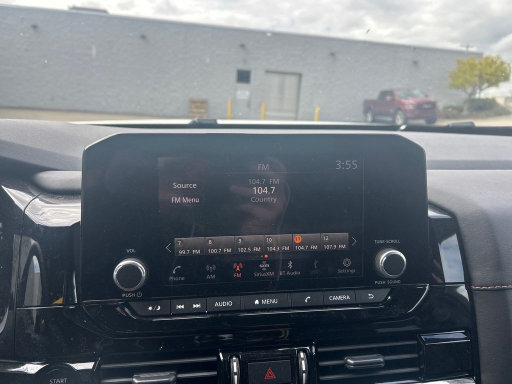 2025 Nissan Pathfinder Rock Creek White at South Hills Kia