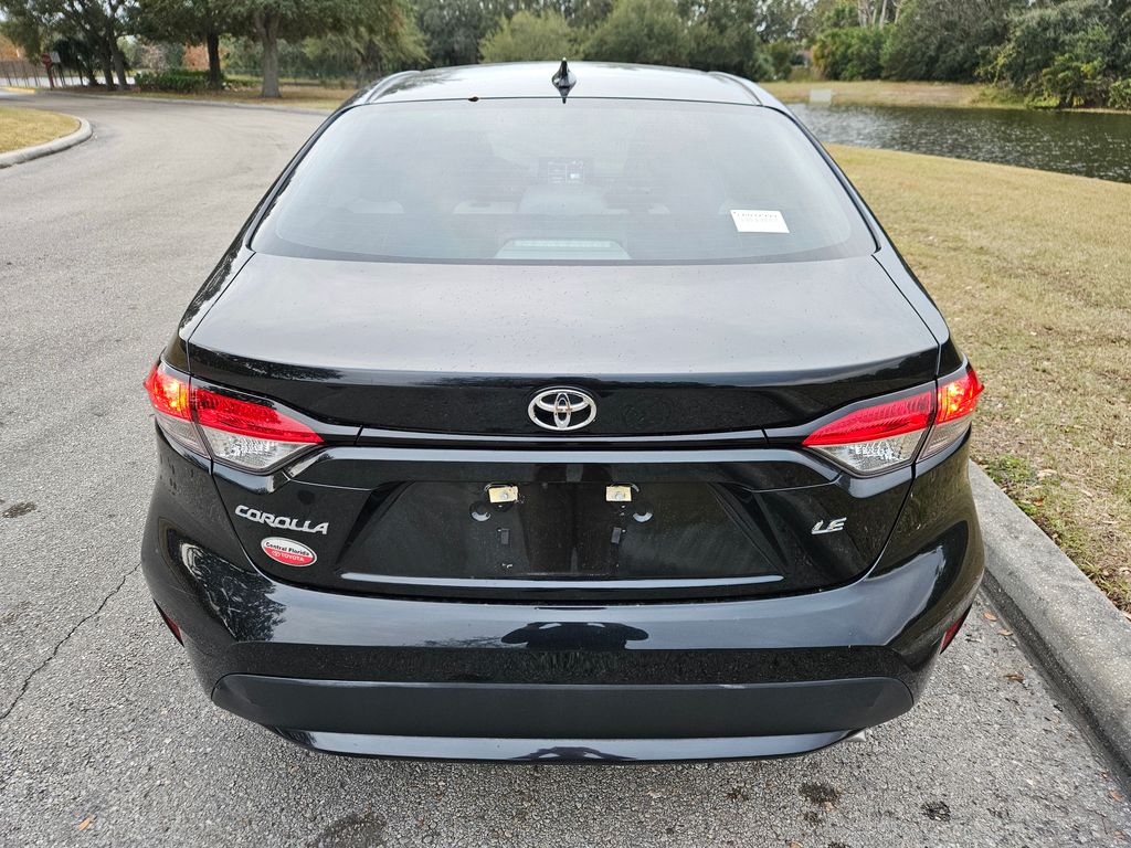 2020 Toyota Corolla LE 4