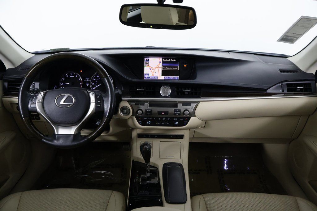 Thumbnail: 2014 Lexus ES - 8
