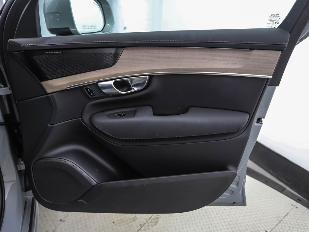 Thumbnail: 2026 Volvo XC90 - 30