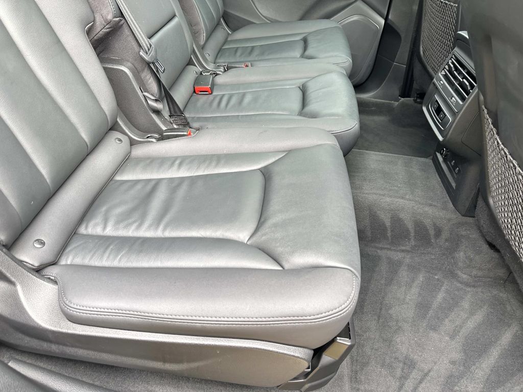 Thumbnail: 2022 Audi Q7 - 25