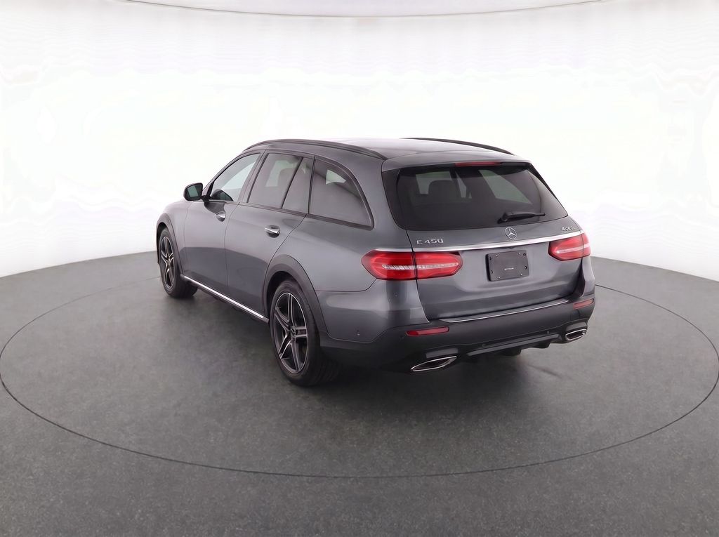 Thumbnail: 2022 Mercedes-Benz E-Class - 3