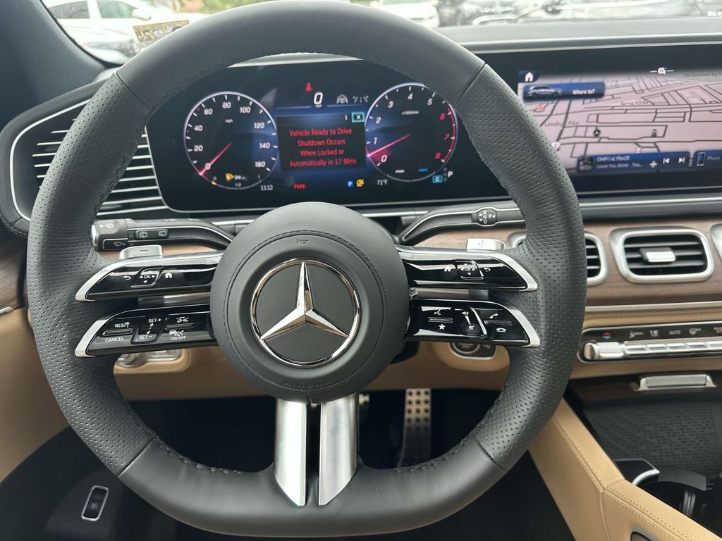 2025 Mercedes-Benz GLS 450 4MATIC 9