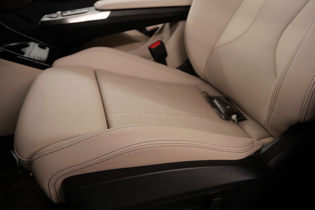 2025 BMW X1 xDrive28i 10