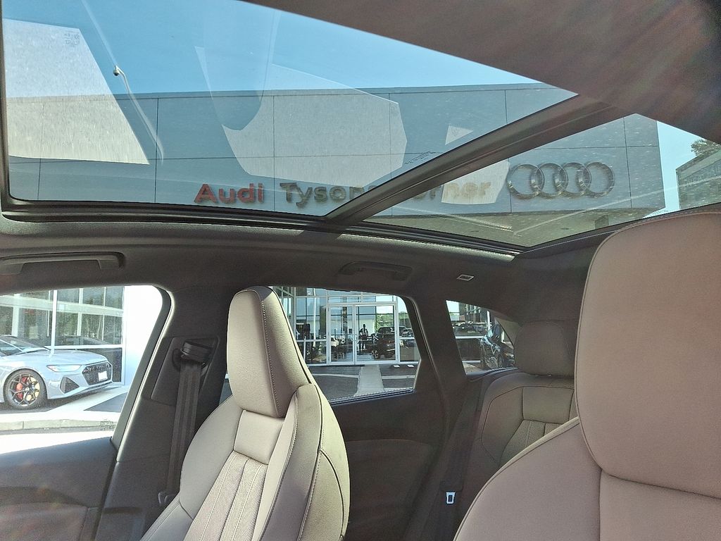 Thumbnail: 2025 Audi Q5 - 12