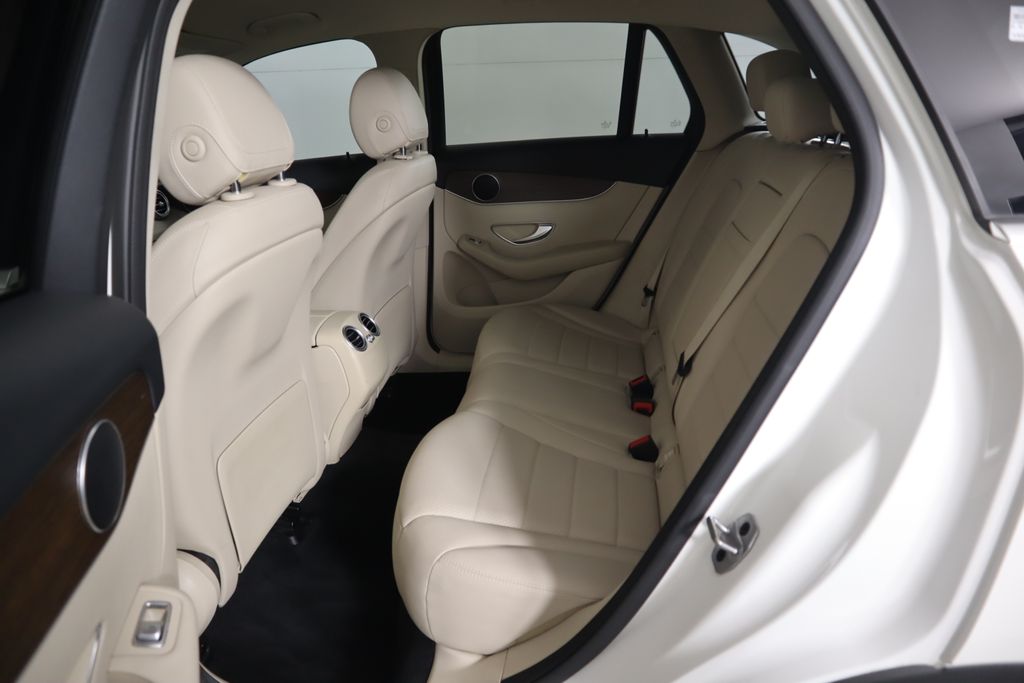 2022 Mercedes-Benz GLC 300 21