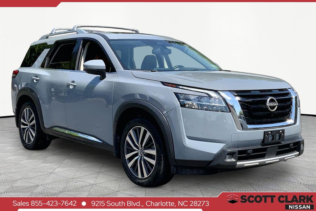2022 Nissan Pathfinder Platinum