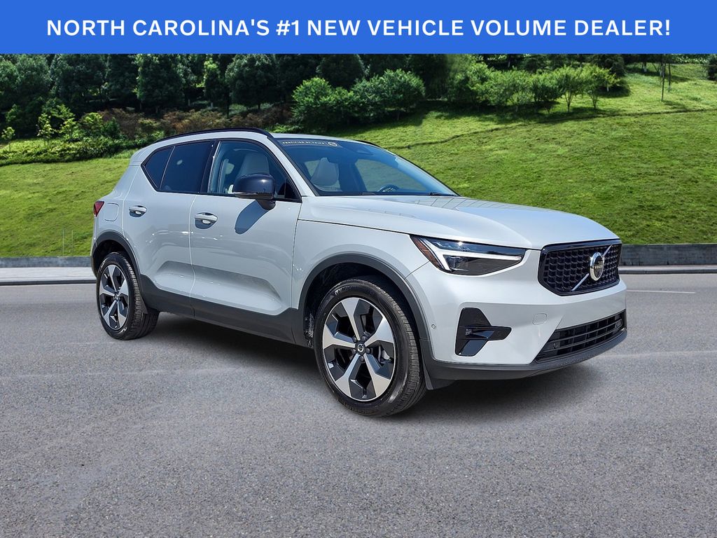 Vapour Gray Metallic 2026 Volvo XC40 SUV / Crossover All-Wheel Drive Automatic