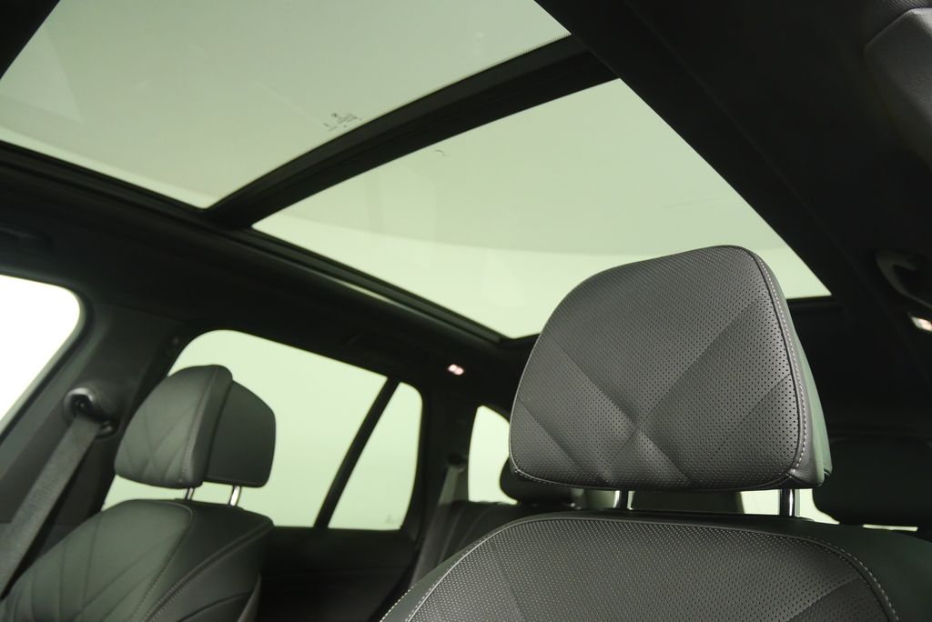 Thumbnail: 2025 BMW X5 - 11