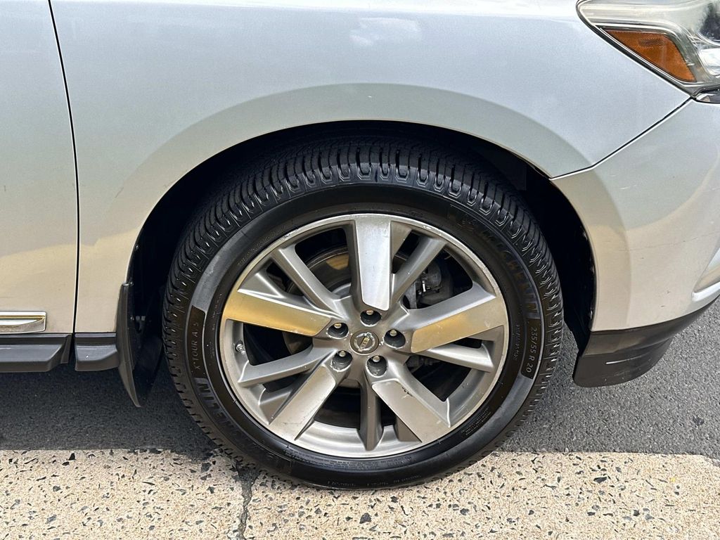 Thumbnail: 2014 Nissan Pathfinder - 17