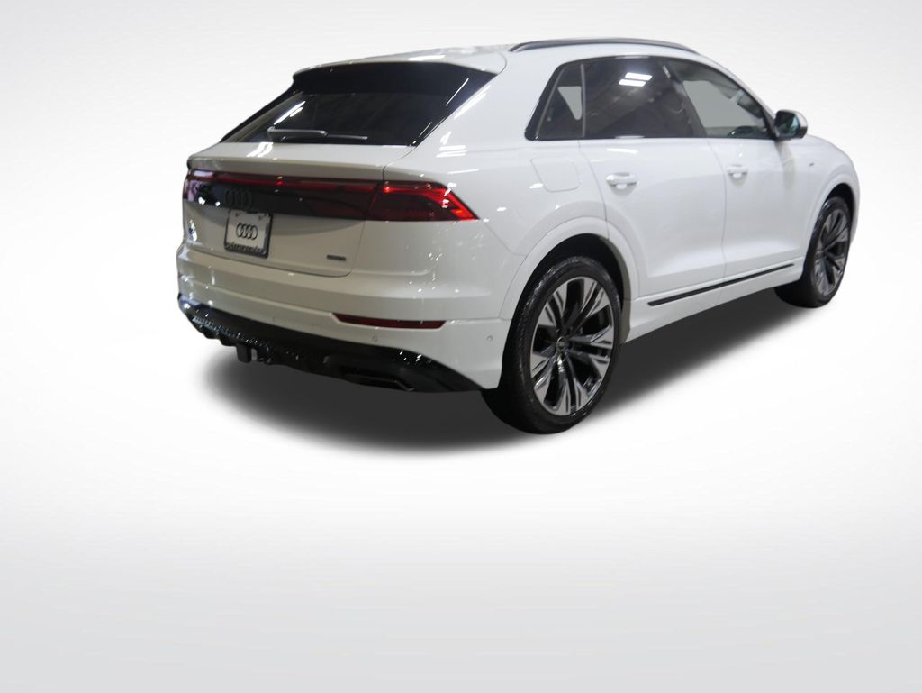 Thumbnail: 2026 Audi Q8 - 5