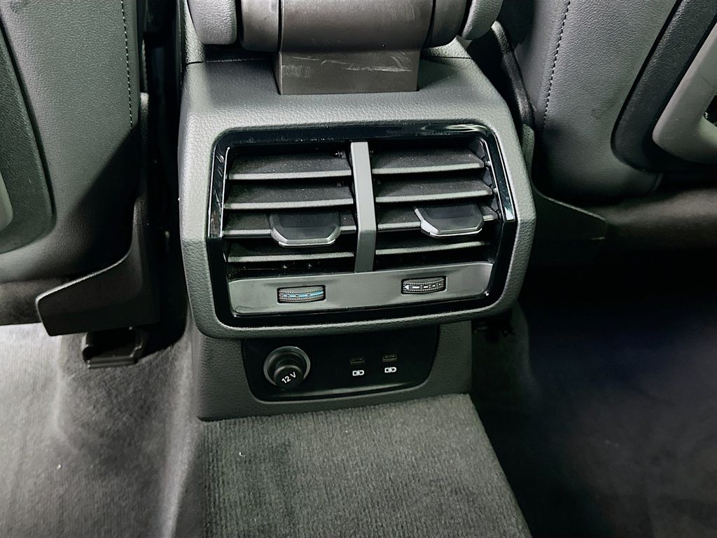 Thumbnail: 2020 Audi Q3 - 26
