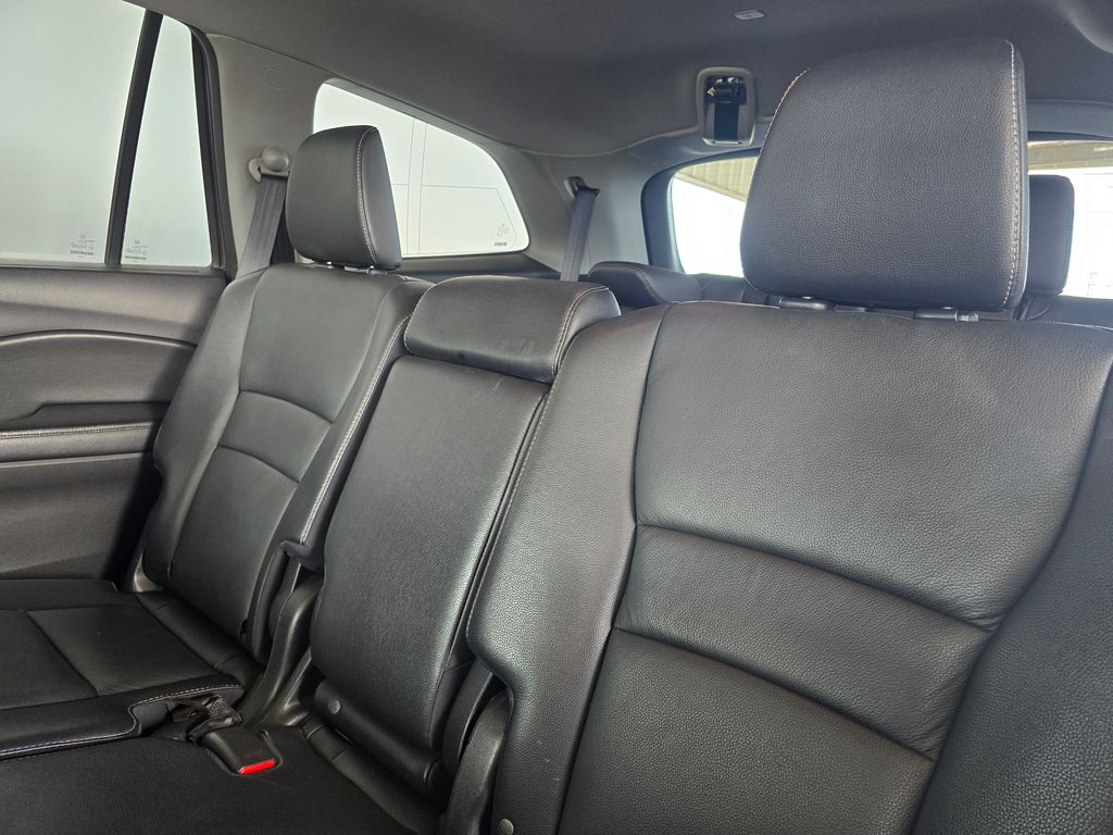 Thumbnail: 2016 Honda Pilot - 16