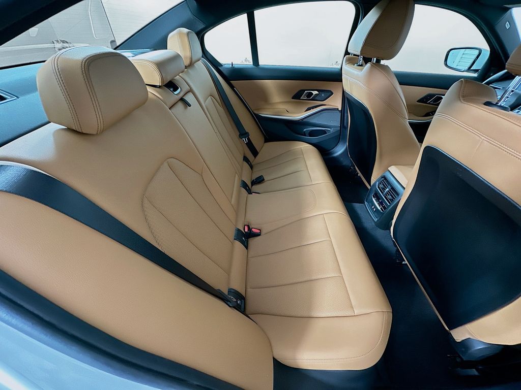 Thumbnail: 2024 BMW 3 Series - 27