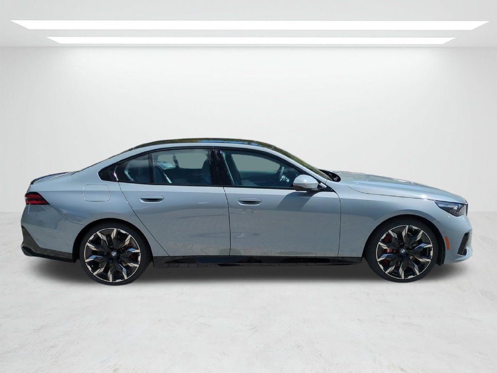 New 2027 Gray BMW 540i xDrive image 3