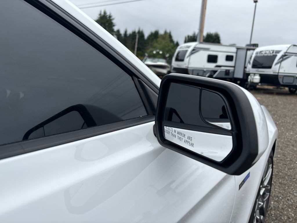 2017 Oxford White Ford Mustang V6 RWD Coupe