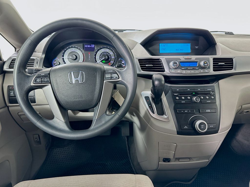 Thumbnail: 2011 Honda Odyssey - 20