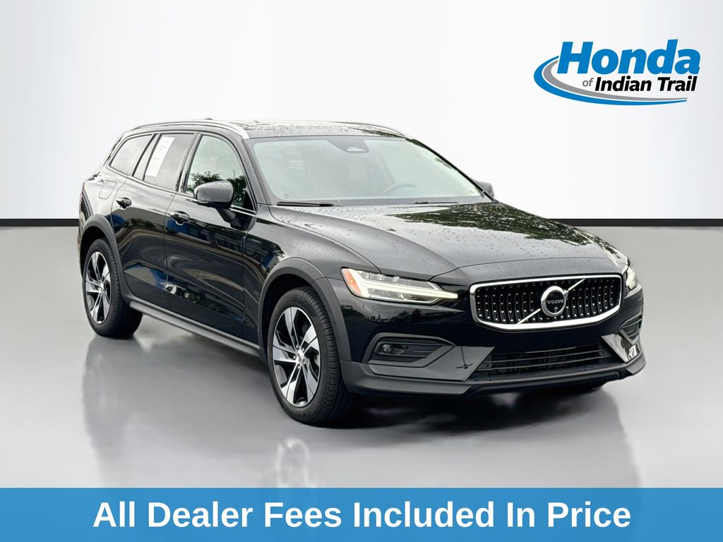 2025 Volvo V60 Cross Country B5 Plus AWD