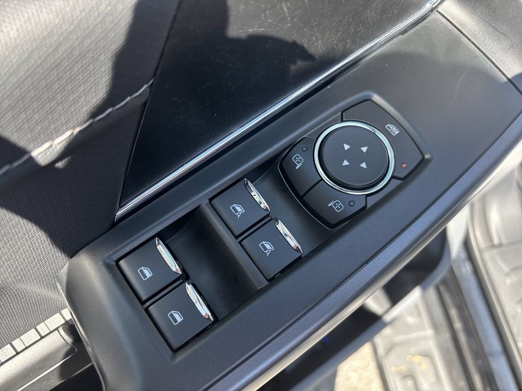 Used 2025 Black Metallic Ford Flash image 15