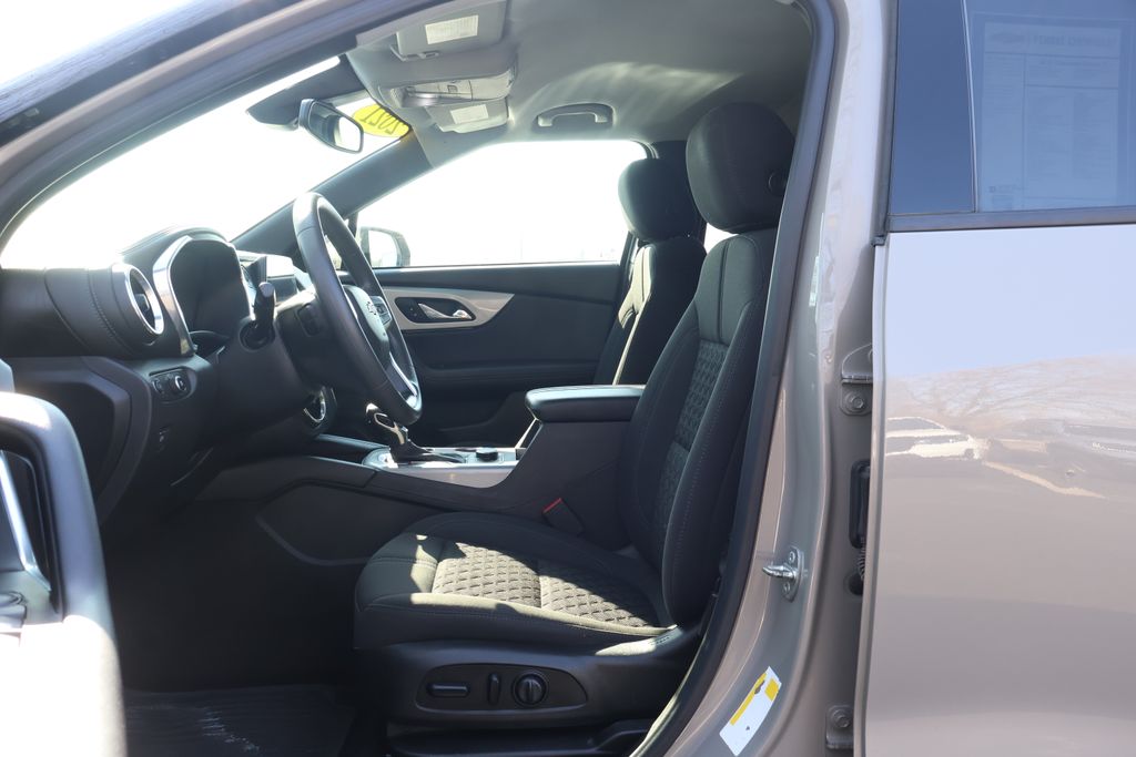 Thumbnail: 2021 Chevrolet Blazer - 30