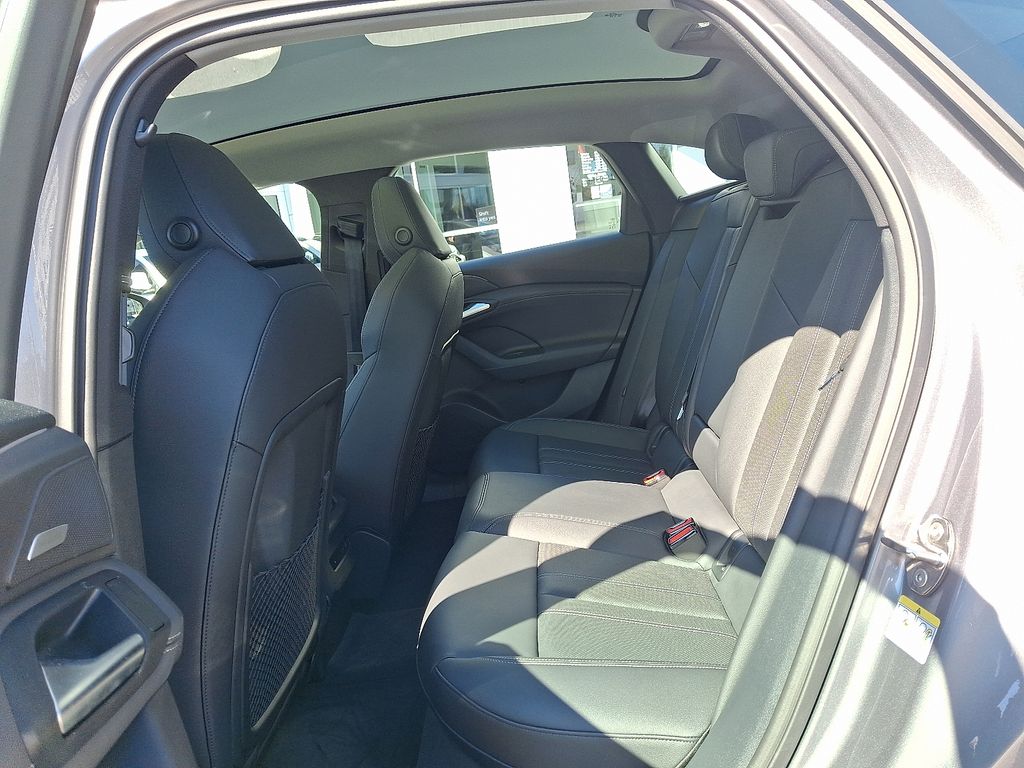 Thumbnail: 2025 Audi e-tron S - 10