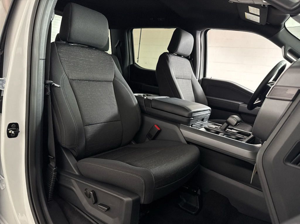 2025 Ford F-150 XLT photo 15