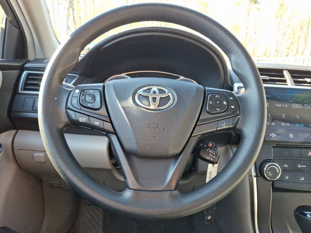 2017 Toyota Camry LE 18