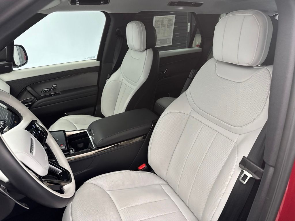 Thumbnail: 2024 Land Rover Range Rover Sport - 7