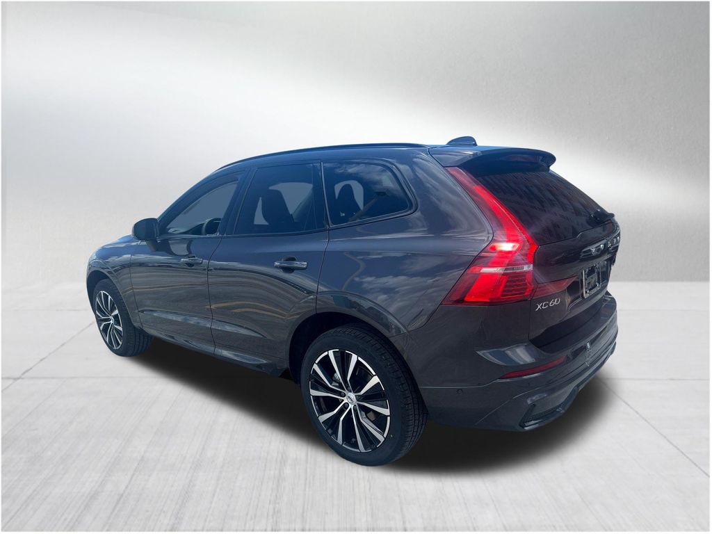 2023 Volvo XC60 B5 Plus Dark Theme photo