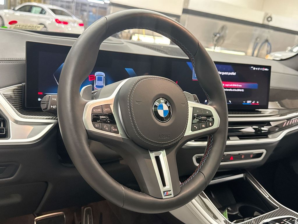 2025 BMW X5 M60i 14