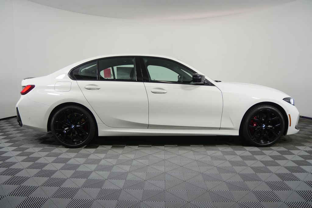 Thumbnail: 2026 BMW 3 Series - 2