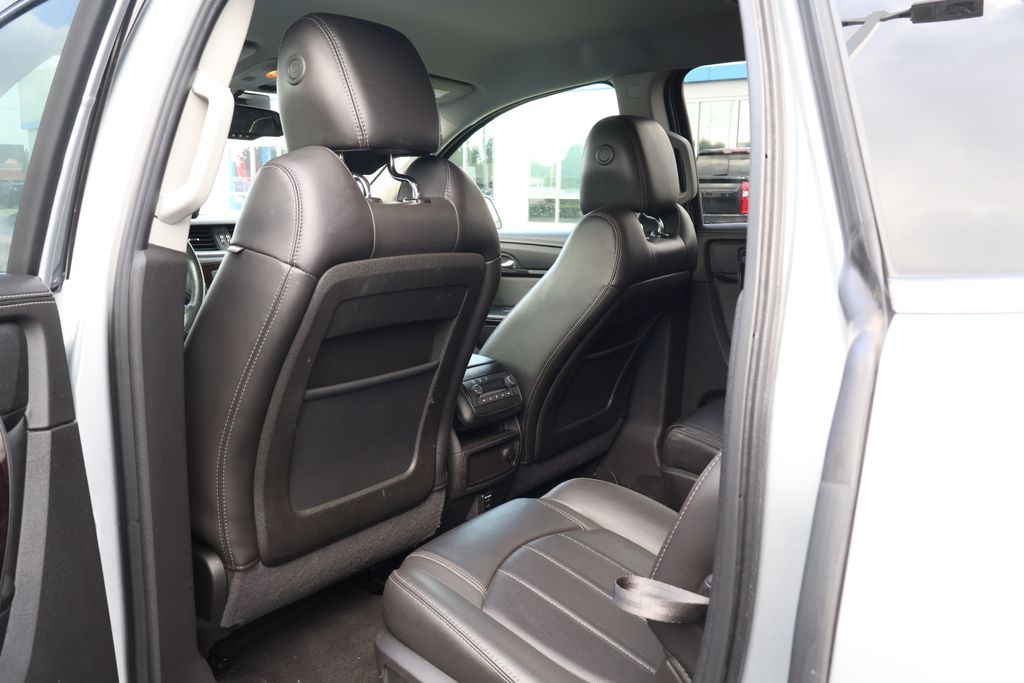 Thumbnail: 2015 Chevrolet Traverse - 32
