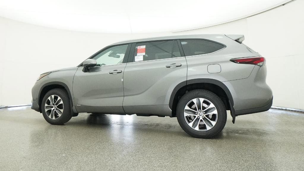 Thumbnail: 2026 Toyota Highlander - 17