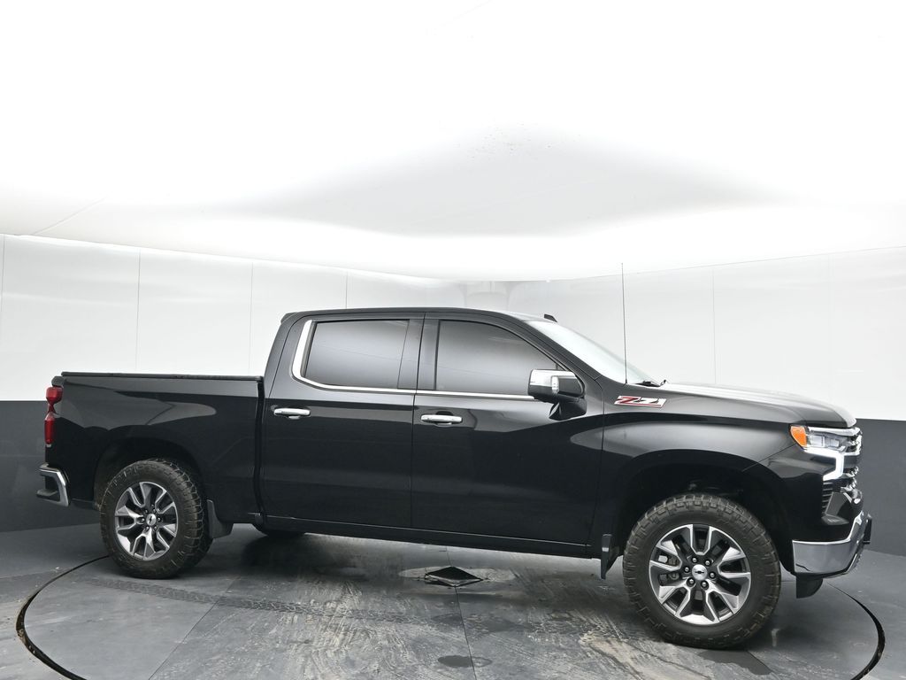 2023 Chevrolet Silverado 1500 LTZ Crew Cab 4WD