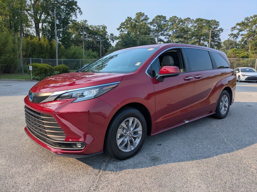 Used 2025 Toyota Sienna Van