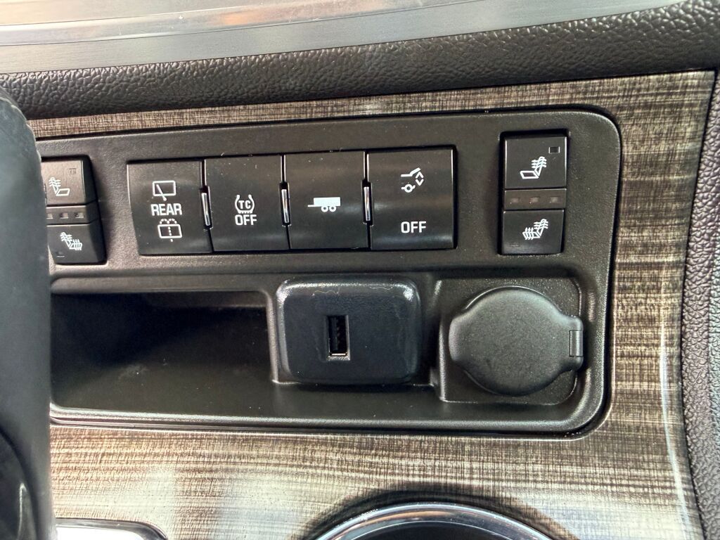 Thumbnail: 2017 GMC Acadia - 24