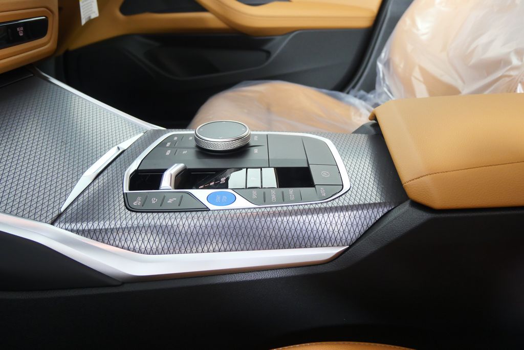 Thumbnail: 2025 BMW i4 - 20