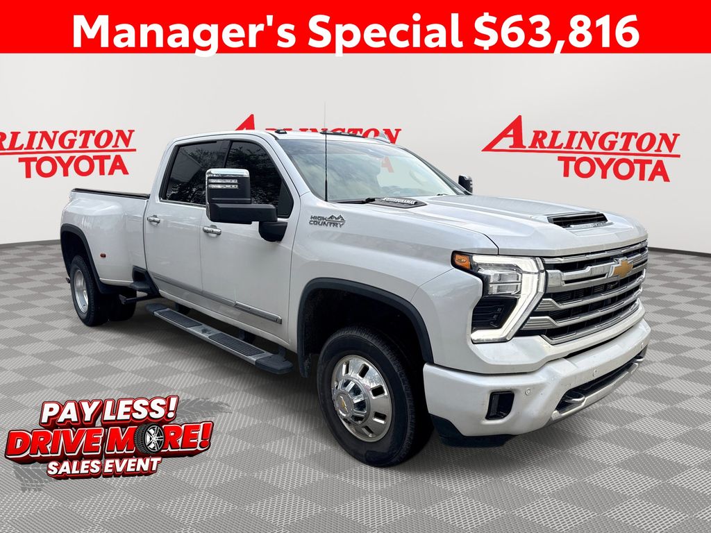 White (Iridescent Pearl Tricoat) 2024 Chevrolet Silverado 3500HD Pickup Truck Four-Wheel Drive Automatic