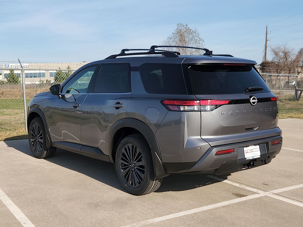 View vehicle photo 4
