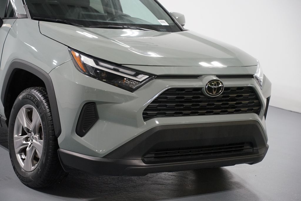 Thumbnail: 2022 Toyota RAV4 - 4