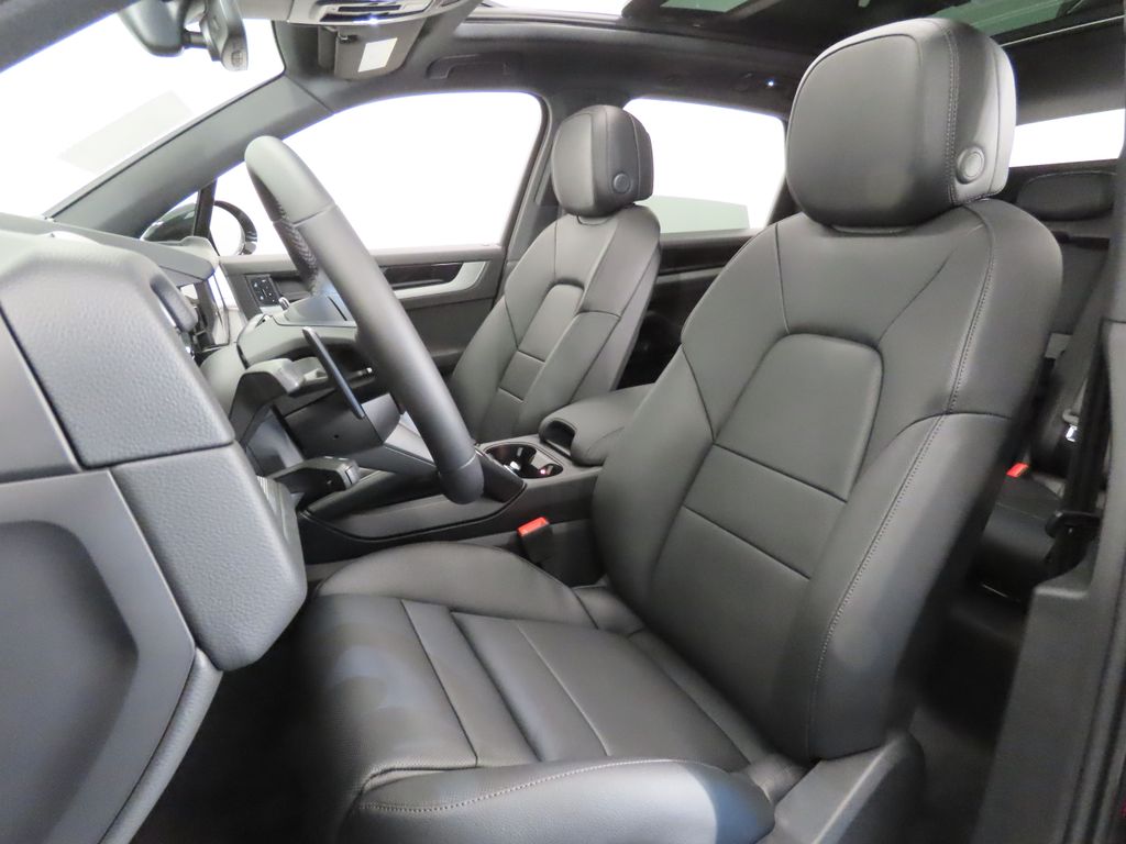 Thumbnail: 2026 Porsche Cayenne - 5