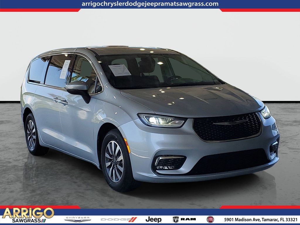 2023 Chrysler Pacifica Hybrid Touring L