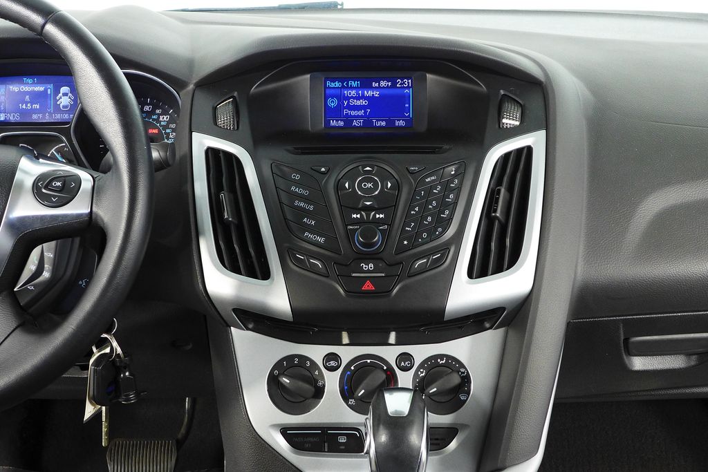 Thumbnail: 2012 Ford Focus - 24